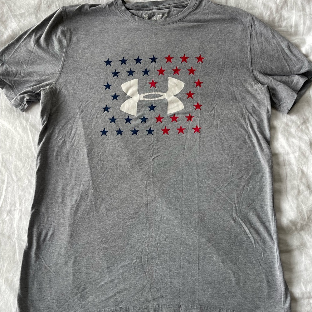 Men’s Under Armour Gray Tee with Red and Blue Star Pattern